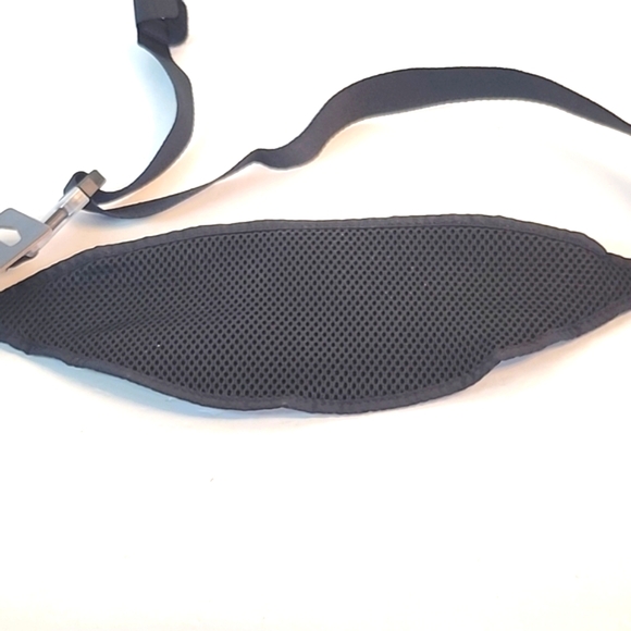 NWT- Nike waist pack- black with blue trim- unisex - Picture 4 of 9